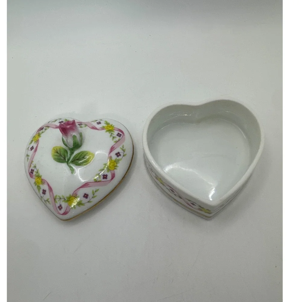 Vintage Lord & Taylor Heart Porcelain Trinket Box Rose Bud Lid Made in Japan